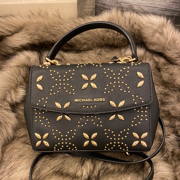 Michael Kors bag. - Picture 1 of 6